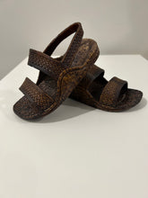 Load image into Gallery viewer, Toddler J Slip Sandals
