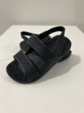 Load image into Gallery viewer, Toddler J Slip Sandals
