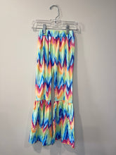 Load image into Gallery viewer, Green Tank w/ Rainbow Chevron Bell Leggings
